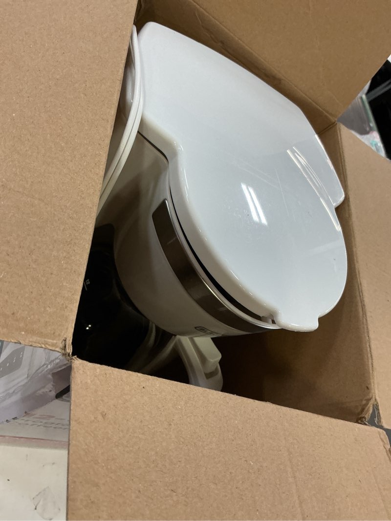 Condition photo showing Good Condition for black+decker cm1160w-1 cm1160w 12-cup programmable coffeemaker, white/stainless steel white hot brew