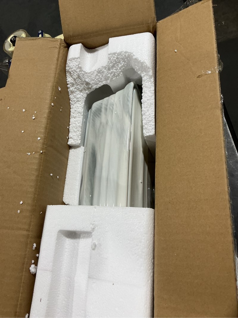 Condition photo showing Good Condition for MALACASA Large Casserole Dish with Lid, 4.4 Quart Ceramic Baking Dish for Oven, 13 x 9 Lasagna Pan Deep with Lid, Microwave, Dishwasher Safe, Series BAKE-GREY 4.4 QT - Marble Grey