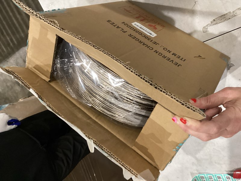 Condition photo showing New/Like New for JEVERGN 24 Pack Gold Charger Plates, 13" Hammered Chargers for Dinner Plates, Gold Plate Chargers Set of 24, Round Plastic Charger for Wedding, Party Event, Dinner, Table Setting 13" | Pack of 24 Hammered-Gold