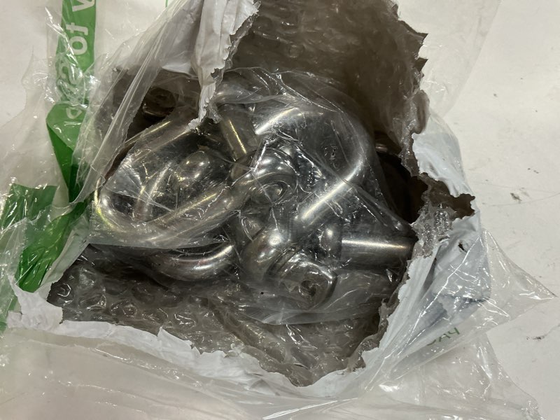 Condition photo showing Good Condition for stainless steel 304 d shape shackle 5/32", 1/4", 5/16",3/8", 9/16", for chains wirerope lifting outdoor camping survival rope bracelets or for heavy duty construction 9/16" 4pcs