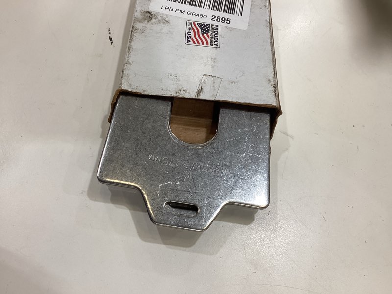 Condition photo showing Good Condition for made in usa 0.125" 4x4 1-1/4" 5/pk 302/304ss slotted shim