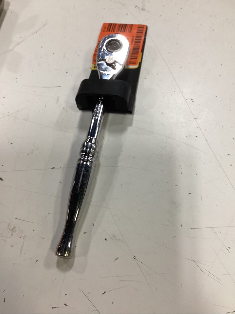 Condition photo showing Good Condition for 3/8 in. full polish 72 tooth ratchet