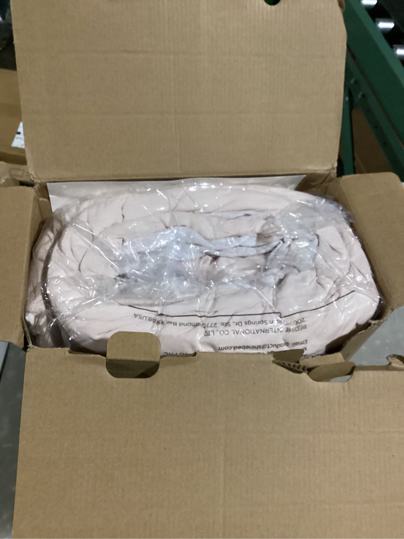 Condition photo showing New/Like New for Bedsure King Size Comforter Set, Pink Boho Tufted Bed Set, 3D Puffy Jacquard Bedding King Size, 3 Pieces, 1 Farmhouse Shabby Chic Embroidery Comforter with Bow Pattern & 2 Pillow Cases King 06 - Pink - Bow