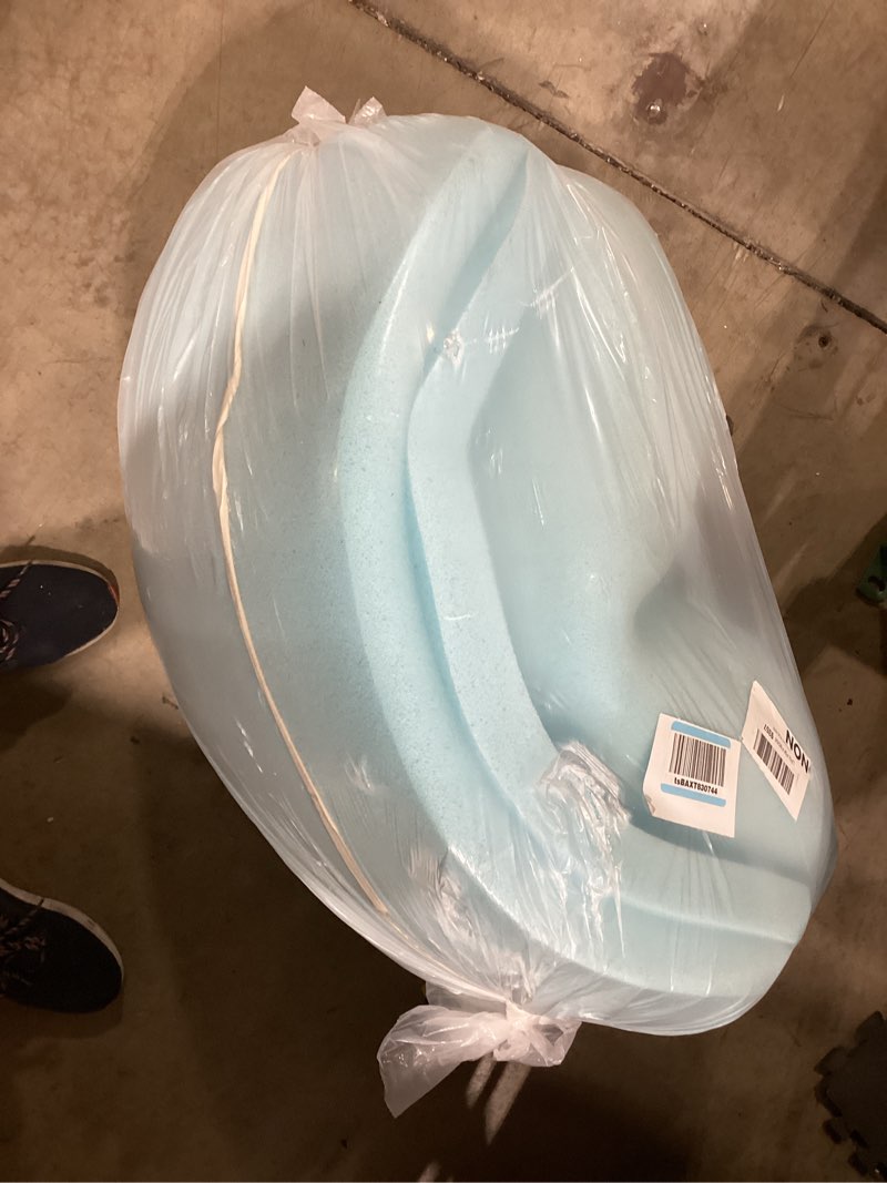 Condition photo showing Good Condition for Amazon Basics King Mattress Topper, Cooling Gel-Infused, CertiPUR-US Certified, 3 Inches, Blue