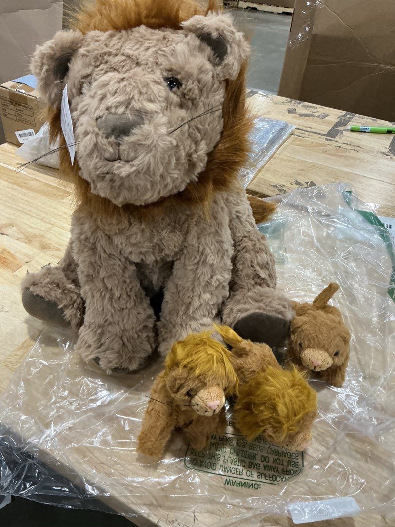 Condition photo showing Good Condition for tezituor 4 piece lion plush set,18 inch large lion stuffed animals with 3 cute little babies, soft cuddle lion plushies, lions stuffy boys girls birthday valentines forest party decor