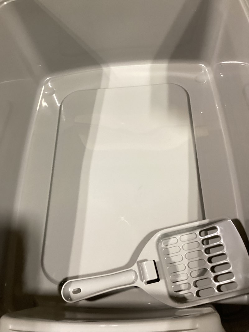 Condition photo showing New/Like New for amazon basics large cat litter box with high sides, open top for easy access, includes scoop with storage, 19" x 15" x 11.75", grey/beige grey/beige open top