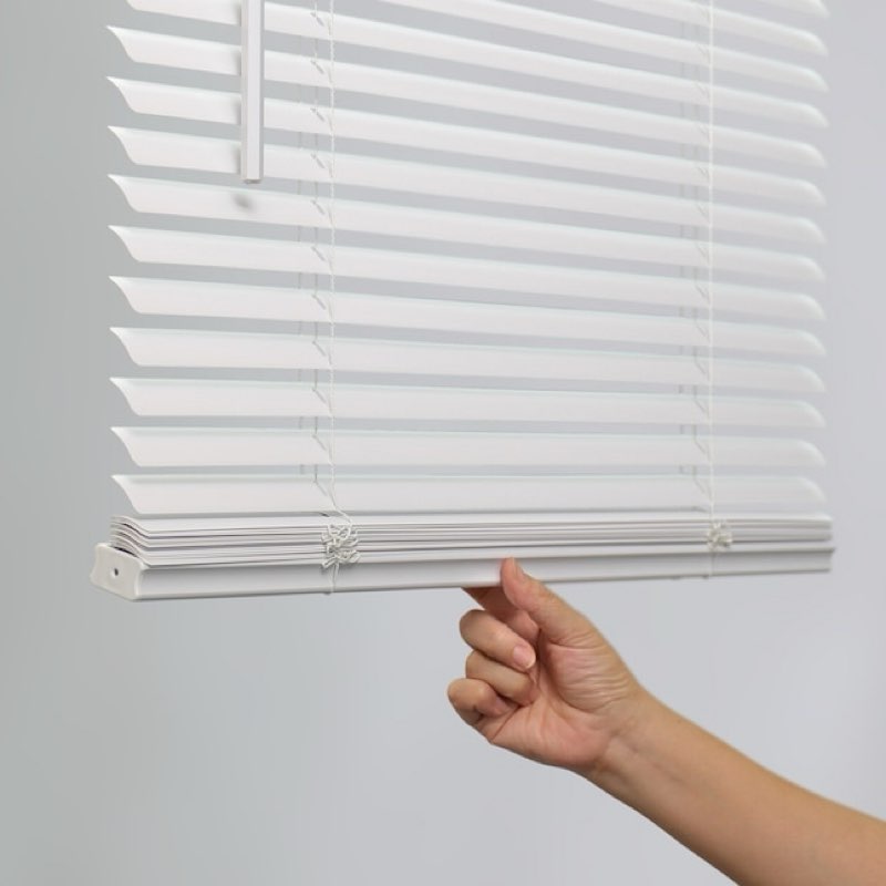 Project source 1-in cordless vinyl mini blind 23in x 72in 