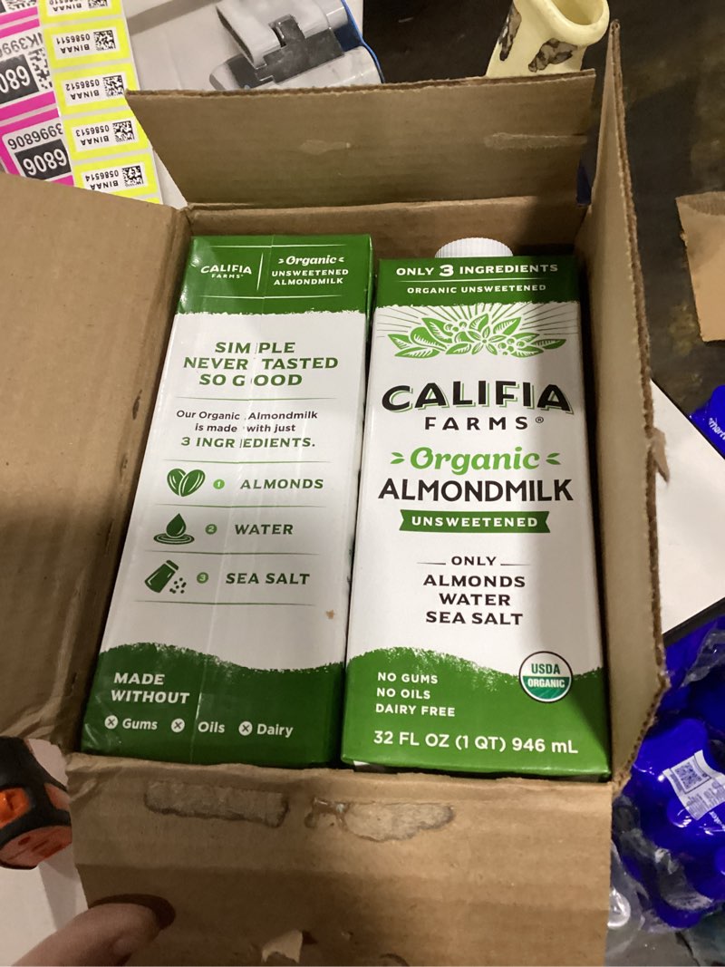 Condition photo showing Good Condition for Califia Farms - Organic Unsweetened Almond Milk, 32 Oz (Pack of 6), Dairy Free, Vegan, Plant Based, Keto, Vegan, Gluten Free, Non GMO, USDA Organic