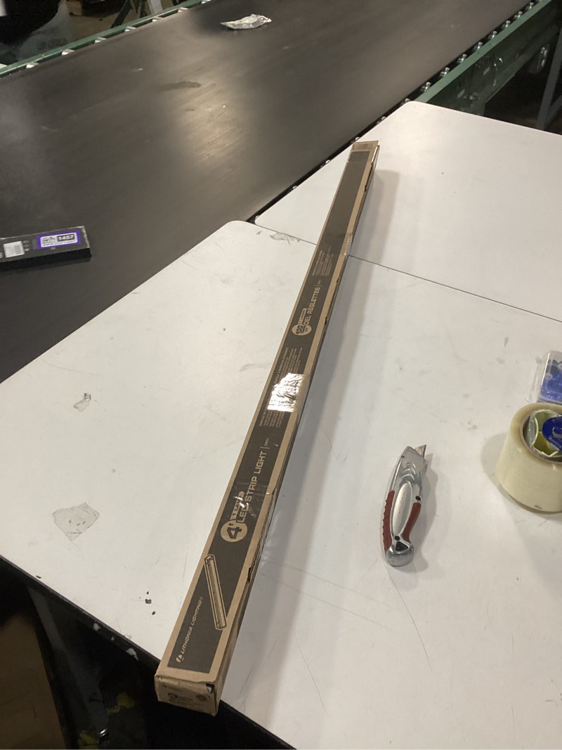 Lithonia Lighting 1 Light LED Strip Light, 4 Foot LED Ceiling Lighting Fixture, 2500 Lumens, 4000K, 