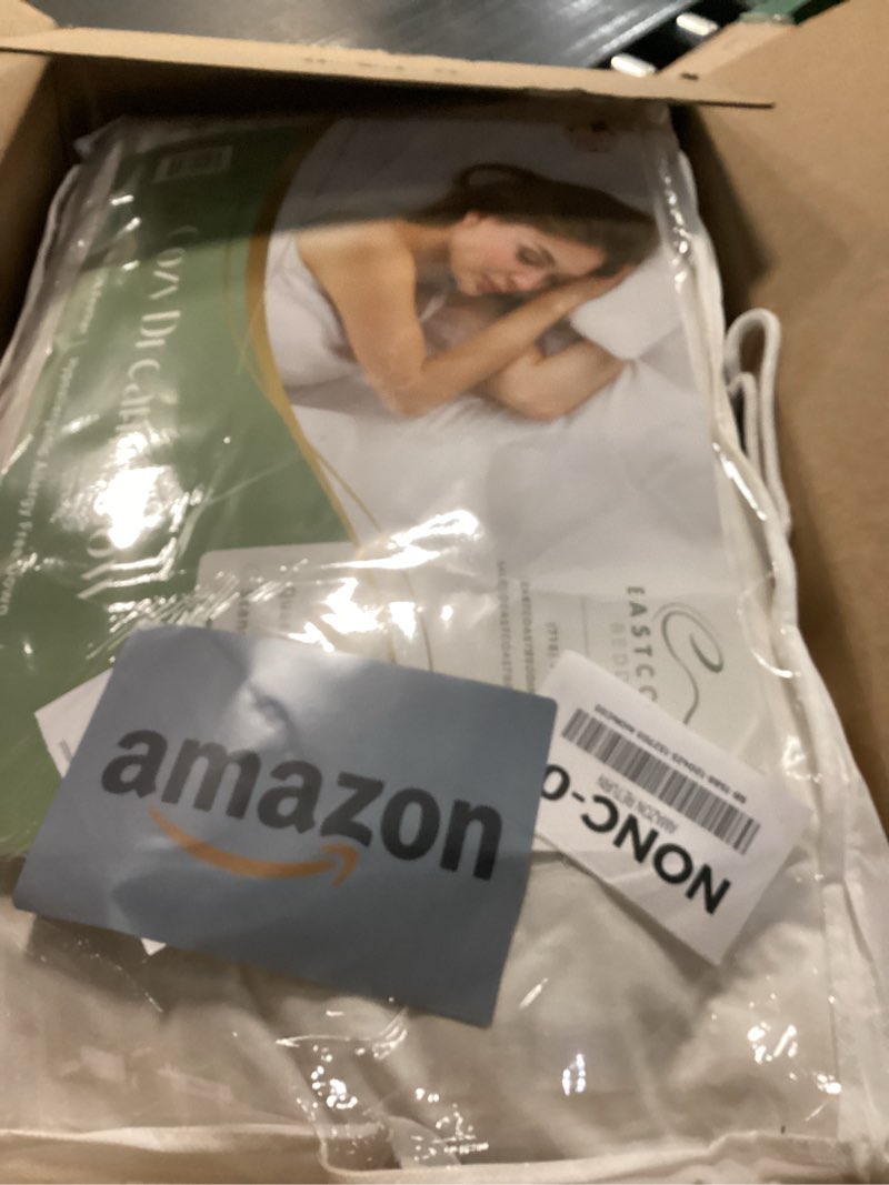 Condition photo showing Good Condition for Cozy Dream Goose Feather and Down Pillows - RDS Certified, 100% Cotton Cover, Hotel Collection, Bed Sleeping, Medium Support 15/85 Feather & Down Pillows Queen (Pack of 1)