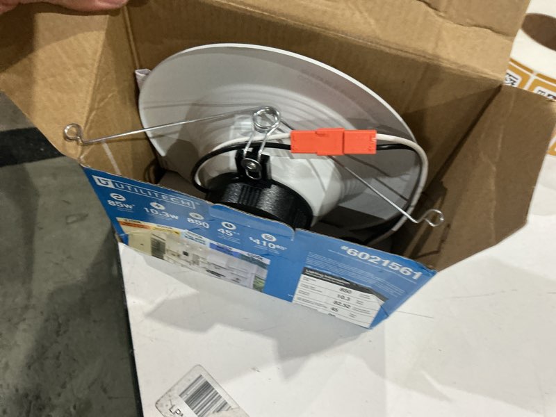 Condition photo showing As Is for utilitech white 5-in or 6-in 850 -lumens warm white round dimmable led wet rated recessed downlight