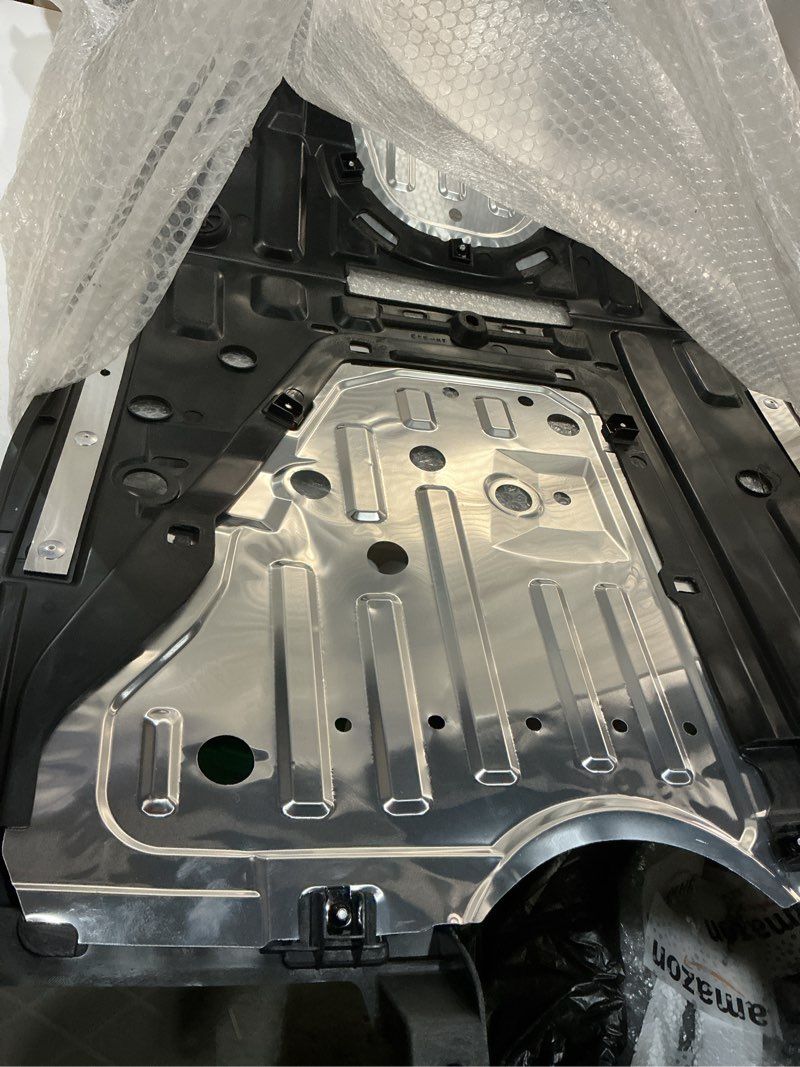 Condition photo showing Good Condition for autotecnica 74110tbaa00 splash shield repair kit