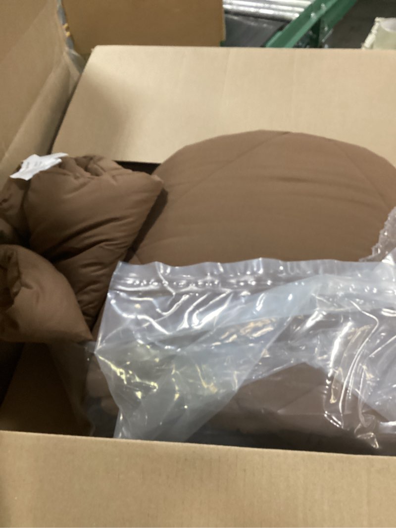 Condition photo showing Good Condition for FUANNA 7 Pieces King Size Comforter Set, All Season Bed in a Bag King Size, Luxury Soft Bedding Sets