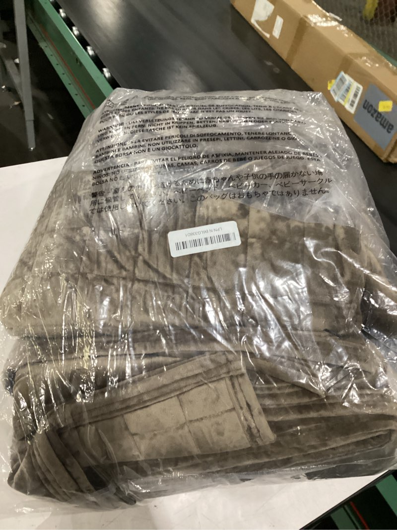 Condition photo showing Good Condition for recyco luxury velvet quilt set, california king 118'' x 106'' oversized bedspread, ultra soft velvet comforter, lightweight box stitch bedding sets for all season, with 2 shams, mocha brown oversized cal king (118" x 106") mocha brown