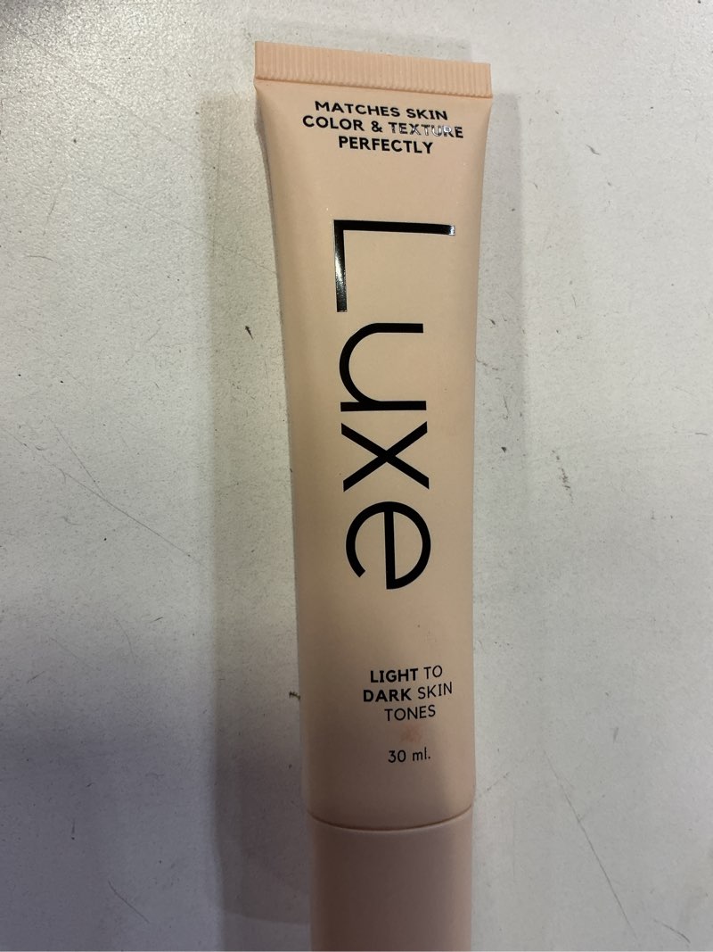 Condition photo showing Good Condition for Luxe Research Color Changing Foundation for Women – Instantly Adapts to Your Skin Tone – Buildable Light-to-Medium Coverage – 12-Hour Wear – Natural Dewy Finish Medium skin tone