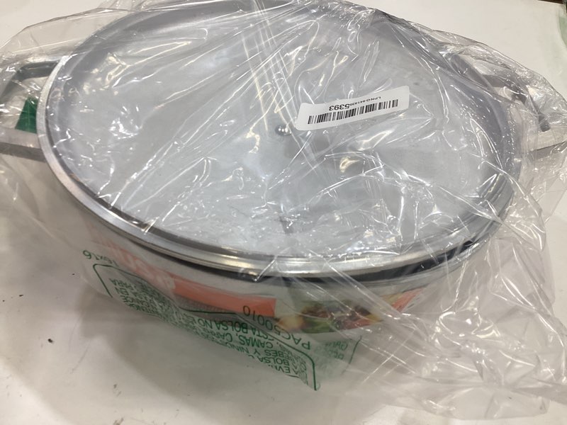 Condition photo showing New/Like New for imusa traditional caldero made in colombia with lid, 4.8 quart, silver aluminum lid 4.8 qt