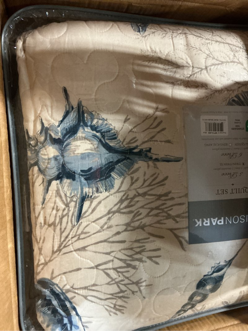 Condition photo showing New/Like New for madison park quilt set cottage coastal design, starfish print - all season, coverlet bedspread lightweight bedding layer, shams, toss pillows, twin/twin xl(68"x90"), bayside blue/ivory 5 piece blue/ivory, bayside twin/twin xl(68 in x 90 in)