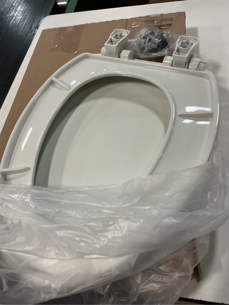 Condition photo showing Good Condition for bemis 7300slec slow close toilet seat, easy clean hinges and durable plastic seat, made in usa, elongated, white