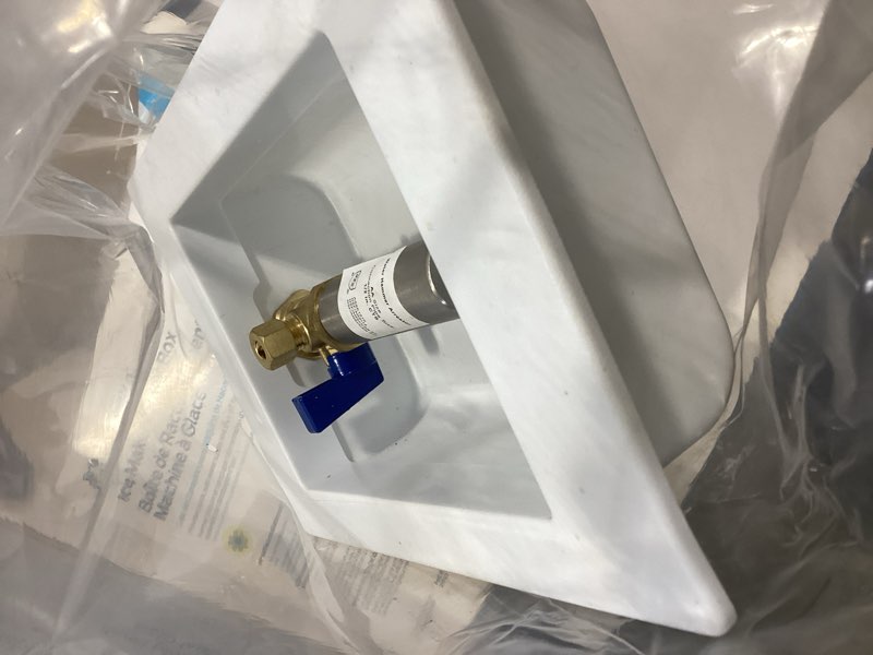 Condition photo showing Good Condition for sharkbite 1/2 x 1/4 inch compression pex crimp ice maker outlet box, 25740