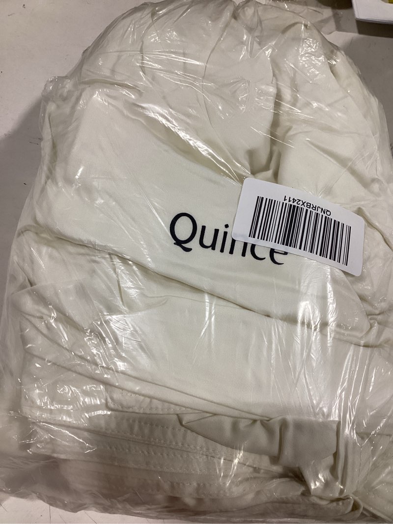 Condition photo showing Good Condition for quince cream color sheet set 