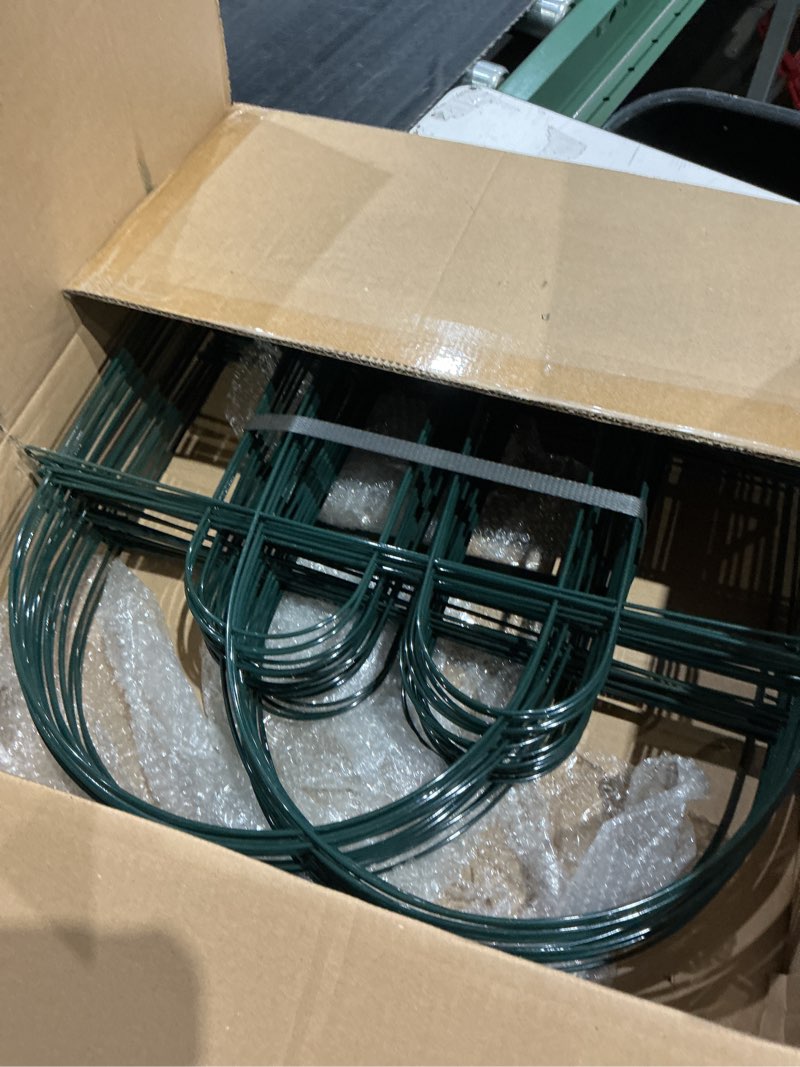 Condition photo showing New/Like New for amagabeli 35 panels 18in(h)×50ft(l) decorative garden fence no dig rustproof metal pre-linking fence panels garden edging border animal barrier fencing for flower beds yard patio outdoor decor green 18in(h) x 50ft(l) green