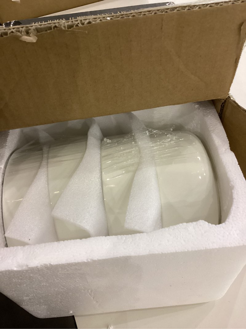 Condition photo showing Good Condition for MALACASA 24 OZ Cereal Bowls, 5.8 Inch Soup Bowls Ceramic Bowl Sets of 4, Breakfast Bowls Set for Kitchen, Dishwasher Microwave Oven Safe, White, Series LUNA Ivory White 4 Pcs