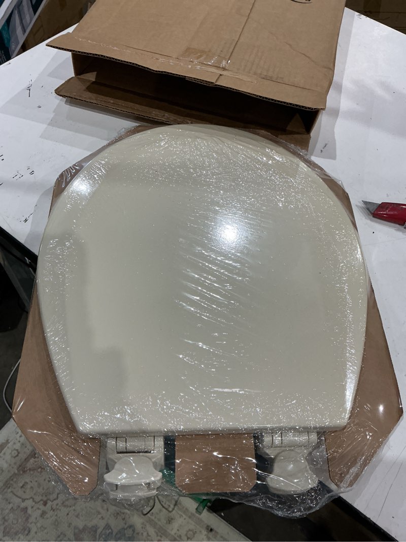 Condition photo showing Good Condition for bemis 500ec 146 toilet seat, 1 pack round, almond