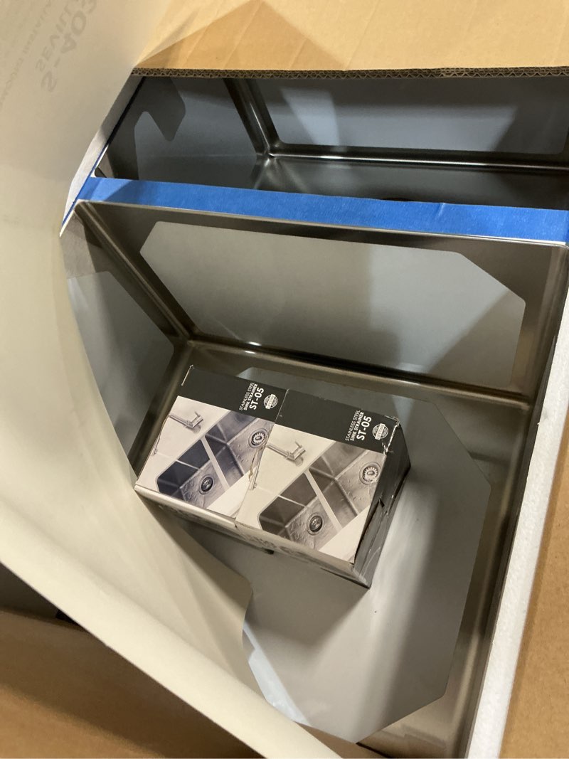 Condition photo showing New/Like New for stylish 28 x 18 inch undermount kitchen sink 9 inches deep reversible 10mm radius corners 18g double