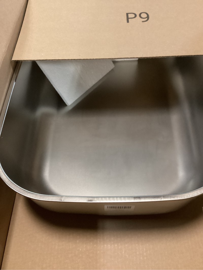 Condition photo showing Good Condition for stainless steel litter box, 22.8“x16.5"x6" oval stainless steel cat litter box extra large, xl metal litterbox for big cats, non stick surface, easy to clean 1 pack-xl (22.8"x16.5"x6")