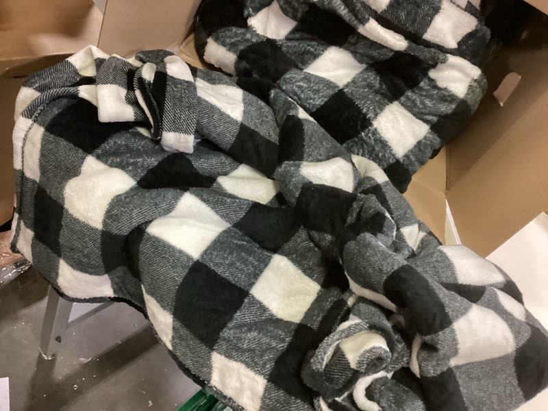 Condition photo showing As Is for BEDELITE Plaid Fleece Twin Blanket for Couch & Bed, Black & White Checkered Flannel Blanket, Cozy & Soft Buffalo Plaid Decor Blanket for Women, Men, 60\"x80\" Black/White Plaid Twin(60\"x80\") set de 4 
