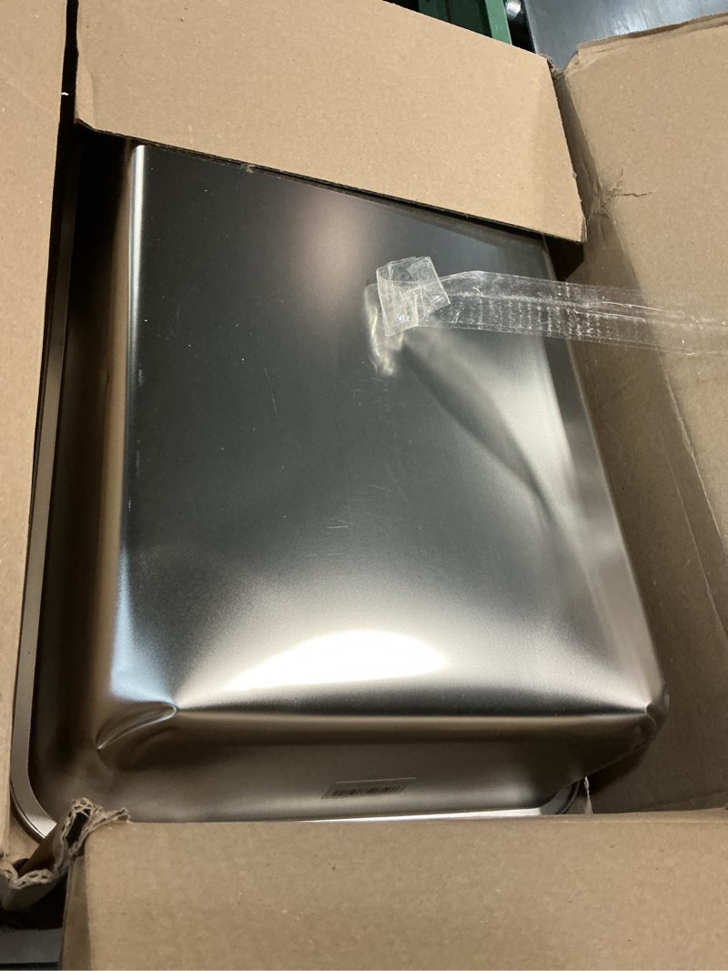 Condition photo showing Good Condition for Stainless Steel Litter Box, 23.6“x15.7"x6" Deep Stainless Steel Cat Litter Box Extra Large, XL Metal Litterbox for Big Cats with High Sides, Non Stick Surface, Easy to Clean 1 pack-XL (23.6"x15.7"x6")