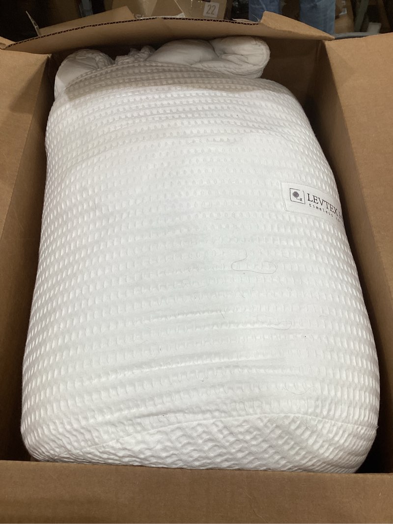 Condition photo showing Good Condition for CozyLux King Size Comforter Set White Seersucker 7 Pieces Bed in a Bag King Comforter Set with Sheets, Luxury Soft Bedding Set with Down Alternative Comforter, Sheets, Pillowcases & Shams All Seasons White King