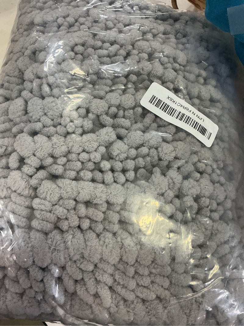 Condition photo showing Good Condition for arotive luxury bathroom rugs 34x21, extra soft thick absorbent shaggy chenille bath rugs, machine wash dry, bath mats for bathroom floor, tub and shower, home decor accessories, light grey light grey rectangular 34" x 21"