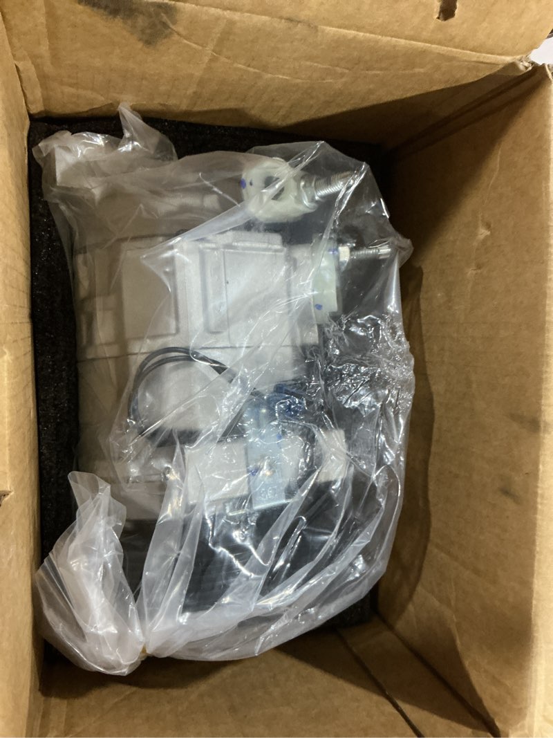Condition photo showing Good Condition for phoboos a/c compressor with clutch compatible with jeep grand cherokee 2011-2021 & dodge charger 2011-2013, durango 2011-2015, challenger & chrysler 300 - v8 engine only, ref. 98314