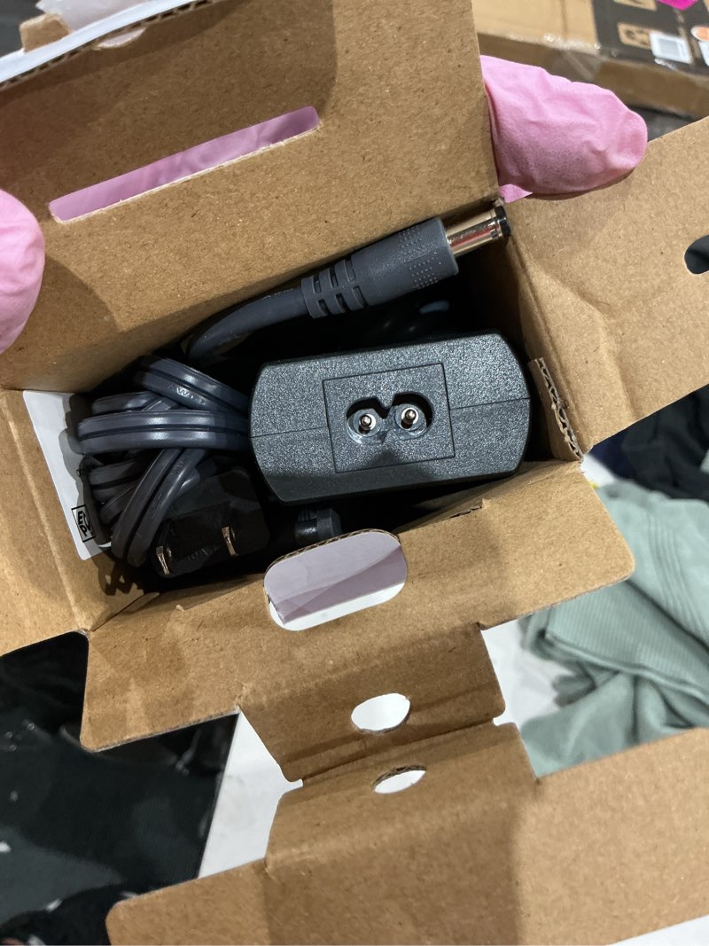 Condition photo showing Good Condition for onn. 90w universal laptop charger with 10 interchangeable tips, total 10 feet power cords, fits most laptops like hp, dell, lenovo, onn.