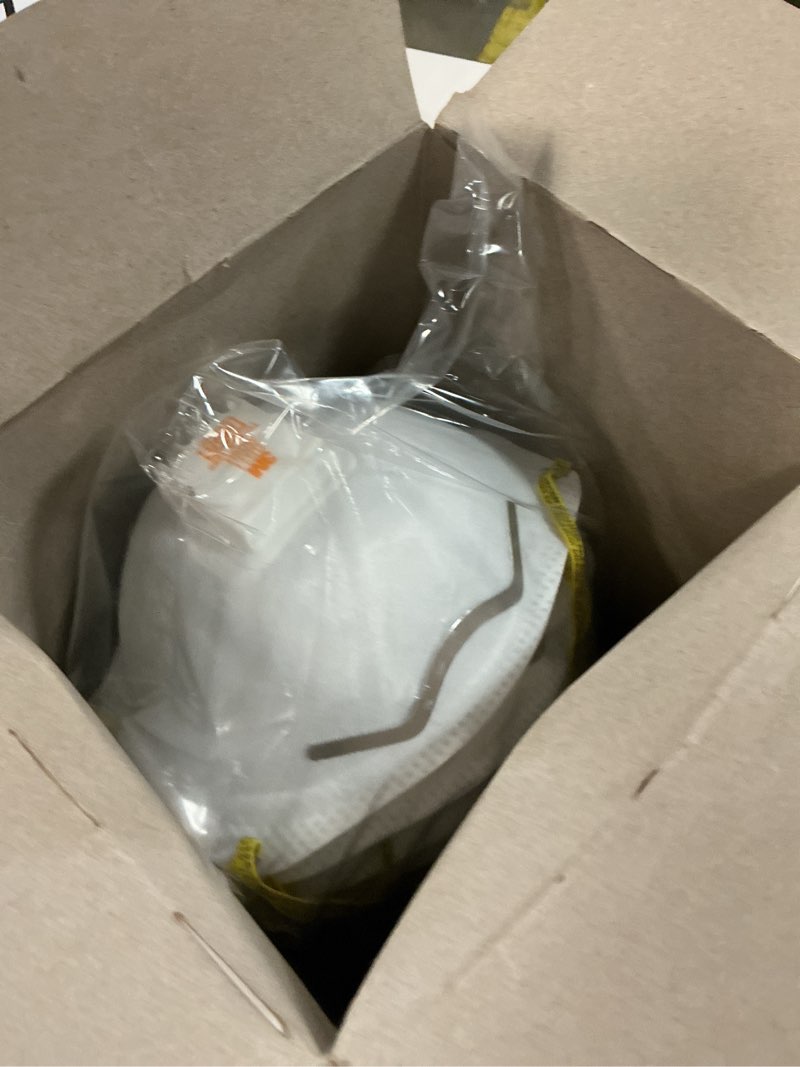Condition photo showing New/Like New for 3m cool flow valve respirator 8511  n95  white  10 masks