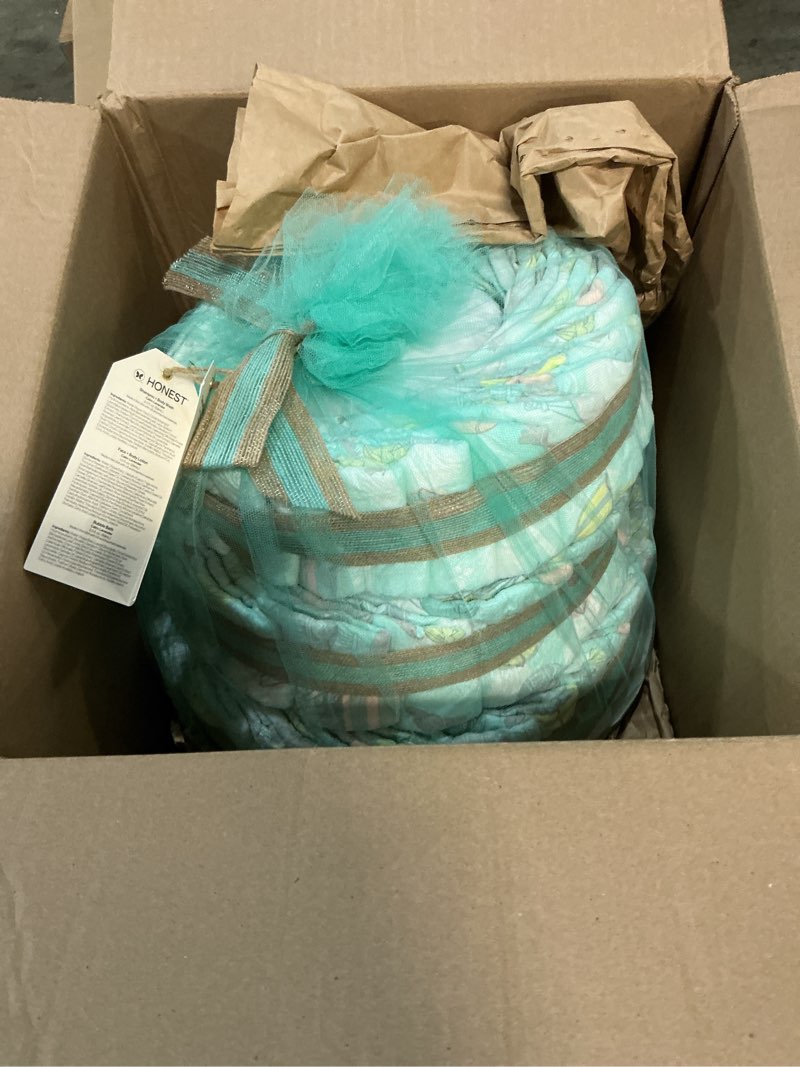 Condition photo showing New/Like New for ((Size 1 8-14 ))The Honest Company Deluxe Diaper Cake Diapers Baby Personal Care Plant-Based Wipes Above it All,