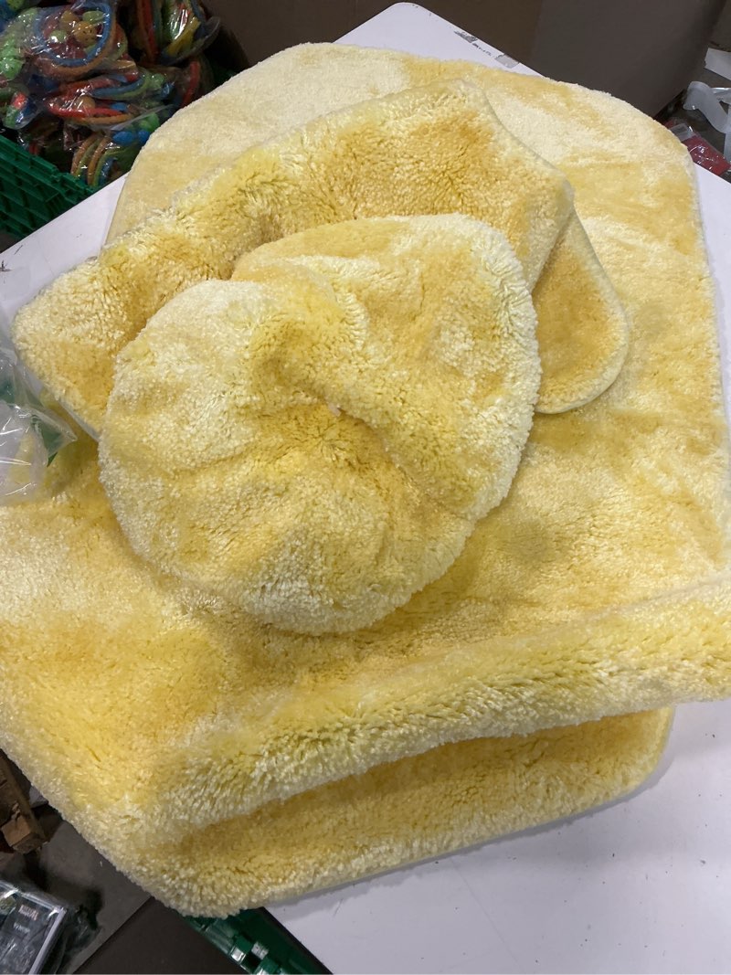 Condition photo showing Good Condition for garland rug traditional nylon washable rubber ducky yellow 2 bath rugs (21" x 34", 22" x 60") - soft, absorbent, and stylish for your bathroom