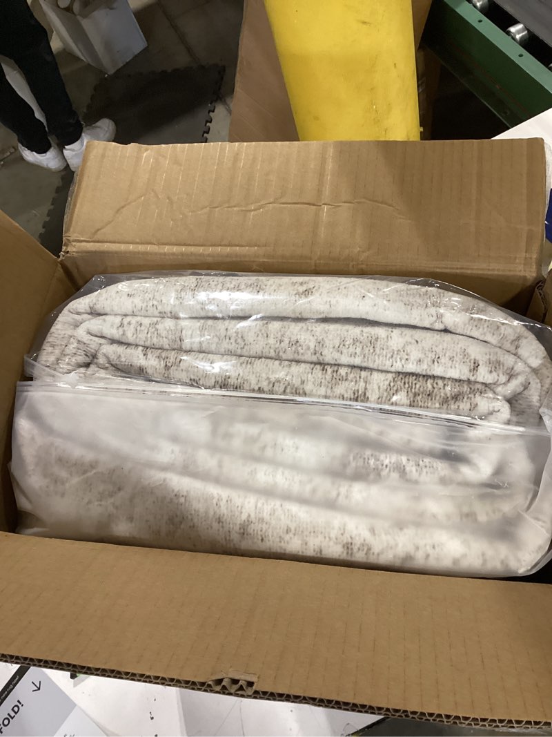 Condition photo showing Good Condition for Valenrug Washable Rug 8x10 - Stain Resistant 8x10 Area Rugs for Living Room, Non Slip Backing Printed Rugs for Bedroom, Folable Machine Washable Area Rug(Beige,8'x10') 02-beige 8' x 10' (Rectangular)