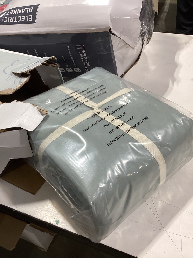 Condition photo showing New/Like New for SONORO KATE 100% Egyptian Cotton Sheets King Size - 600 Thread Count, Luxury Hotel Sateen Weave Bedding Set, Soft Breathable Sheet Sets, 16" Deep Pocket - 4 PC(Sea Glass,King) Sea Glass King