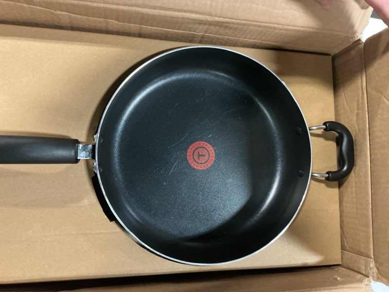 Condition photo showing Good Condition for T-fal Professional VX3 Brushed Nonstick Fry Pan with Stainless Steel Handle 8.5Inch, Oven Broiler Safe 400F, Cookware, Pots and Pans, Skillet, Restaurant & Business Grade, Certified NSF and CBA, Black