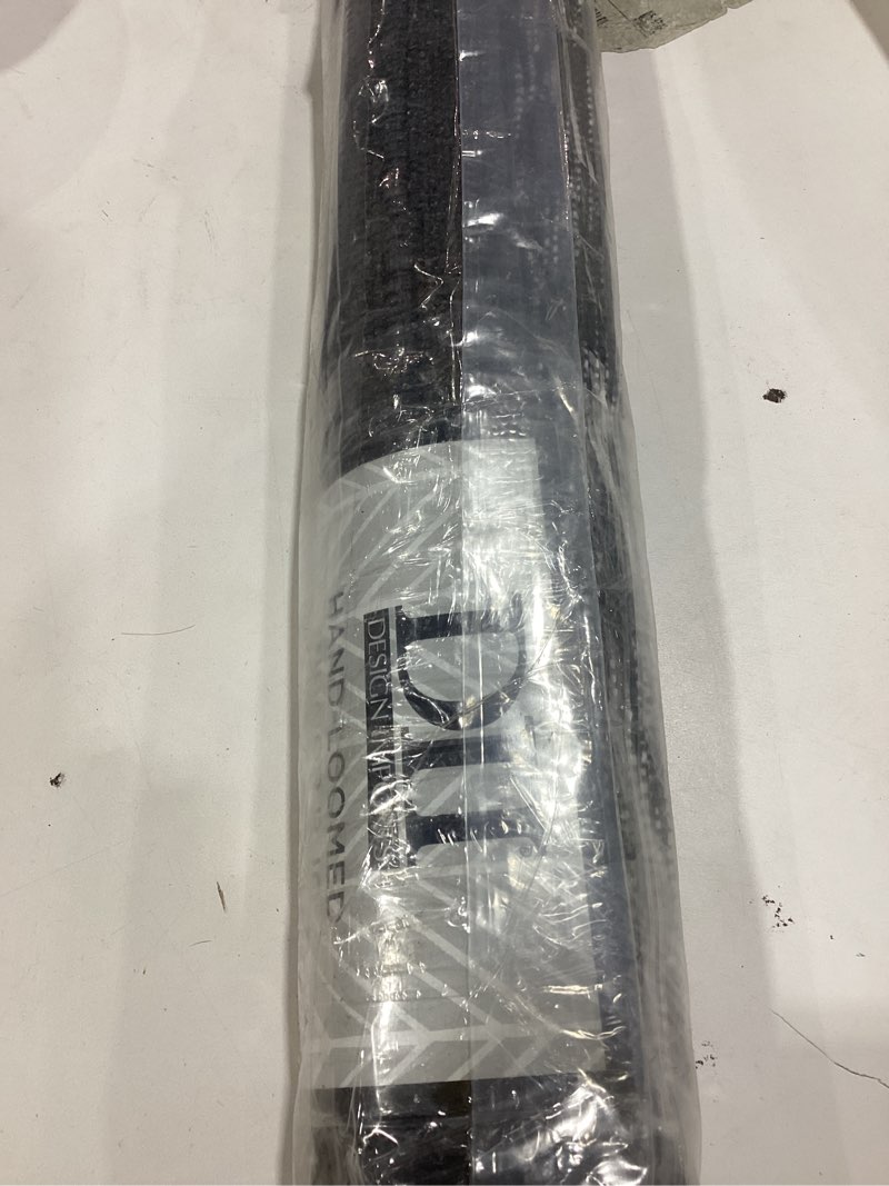 Condition photo showing Good Condition for DII Variegated Recycled Yarn Modern Edge Stripe, 2x3', Gray