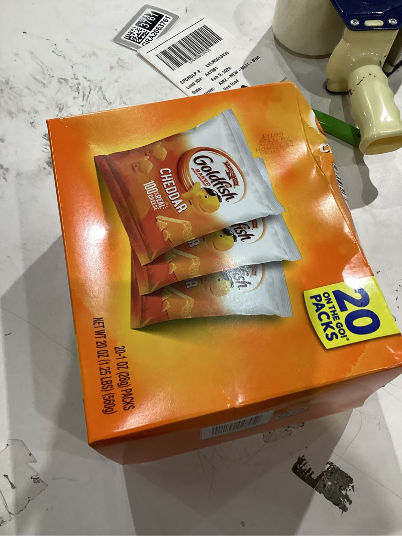 Condition photo showing New/Like New for Goldfish Cheddar Cheese Crackers  Baked Snack Crackers  1 oz on-The-Go Snack Packs  20 Count Box