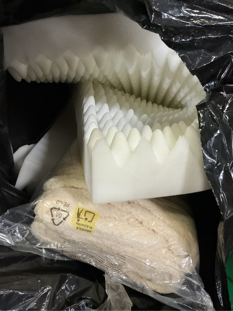 Condition photo showing Good Condition for bedsure self warming dog beds large sized dog - extra-large puppy bed with removable washable cover, orthopedic egg crate foam pet mat, suitable for pet up to 100 lbs (non electric) 44"l x 32"w x 3"th ashen cream-self warming version