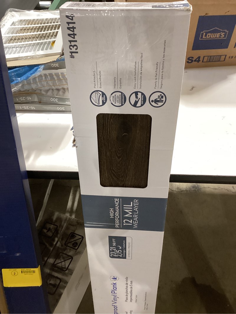Condition photo showing Good Condition for vinyl plank flooring 23.21x6=139.26 sf local pickup only winter garden, fl