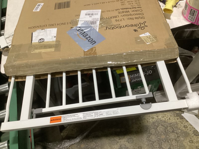 Condition photo showing Good Condition for Dreambaby Liberty Walk Thru Baby Safety Gate Set - with 3.5inch Extension Panel - Fits 29.5-36.5inch Openings - Pressure Mounted Security Gates - White
