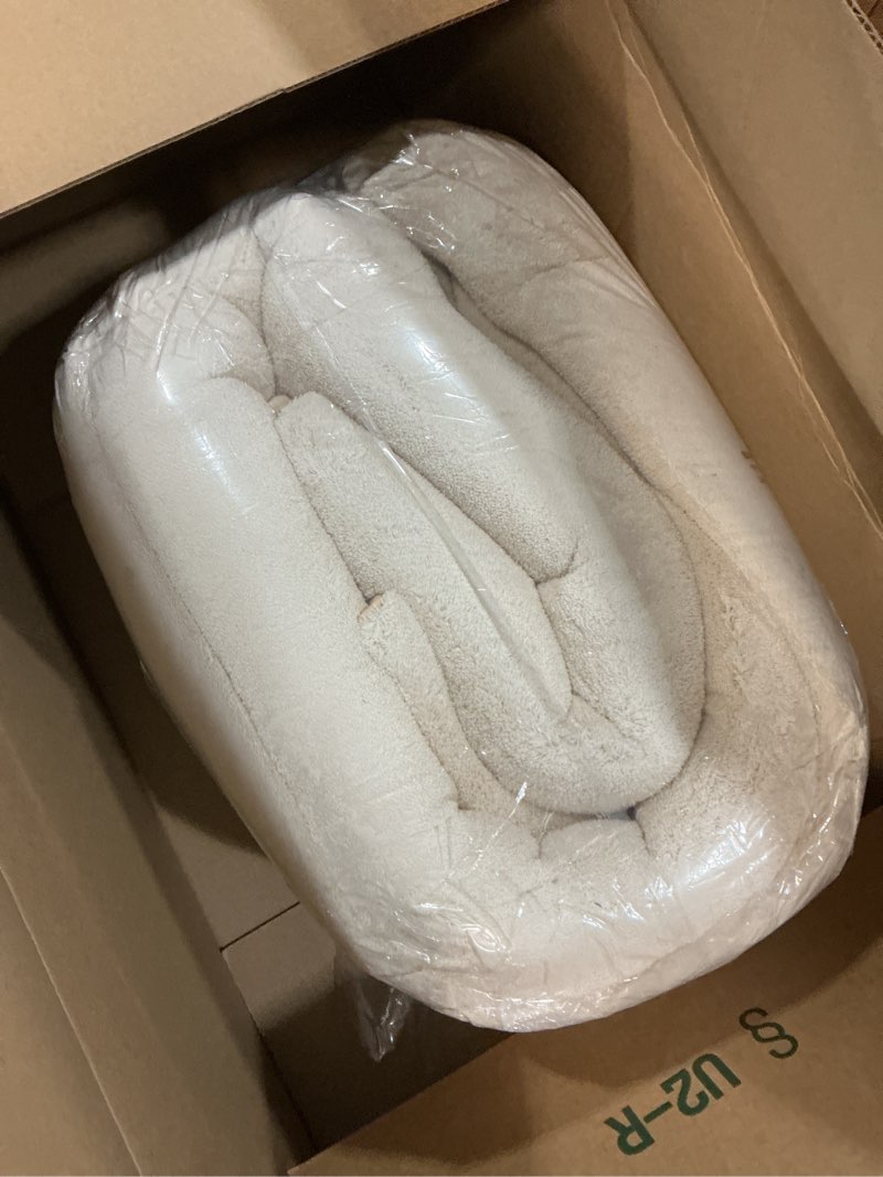 Condition photo showing Good Condition for rug