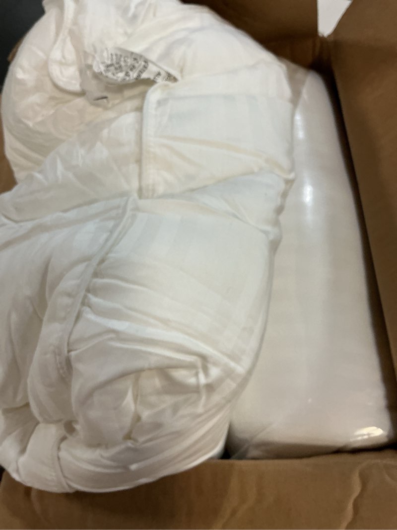 Condition photo showing Good Condition for beckham hotel collection bed pillows standard/queen size set of 2 - original soft down alternative pillow for sleeping - soft support for back, stomach or side sleepers queen / standard white