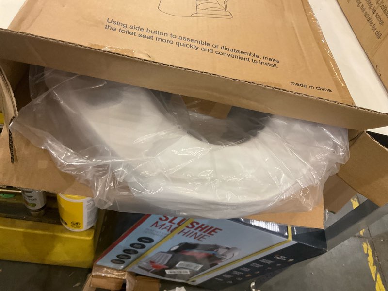 Condition photo showing Good Condition for Elongated Toilet Seat Soft Close with Cover, Oval Toilet Seat Replacement with Non-Slip Toilet Bolts and Bumpers, Compatible with Kohler, American Standard, TOTO, One-Click Release, White 18.5" Elongated with 2 Sets of Bolts