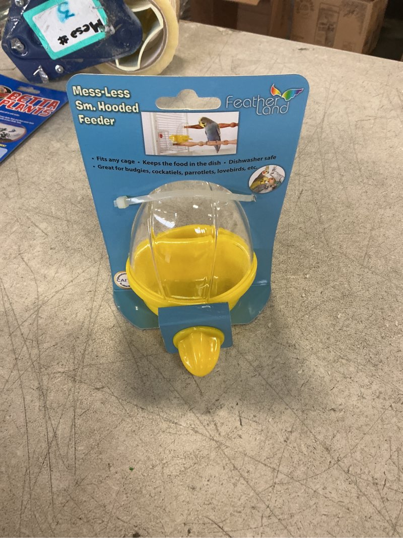 Condition photo showing New/Like New for CAI 50028 MESS-LESS HOODED FEEDER – SM – NO PACKAGING